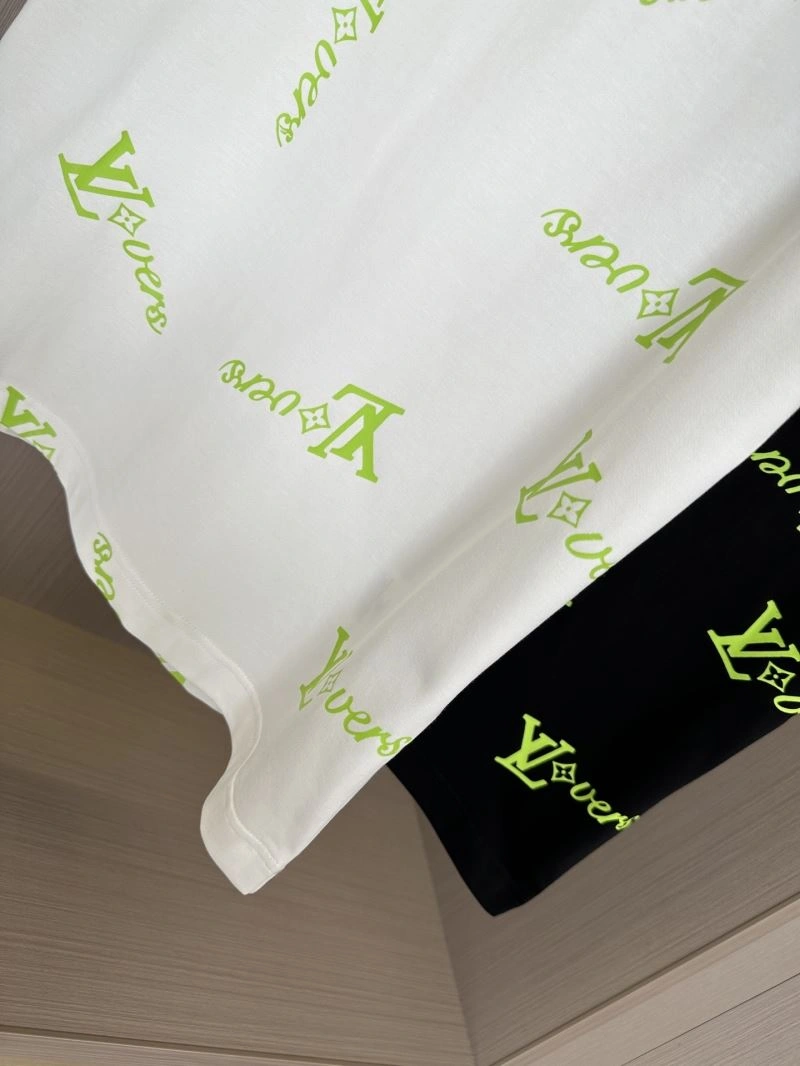 RelaxedFit Louis Vuitton T-Shirts 132455