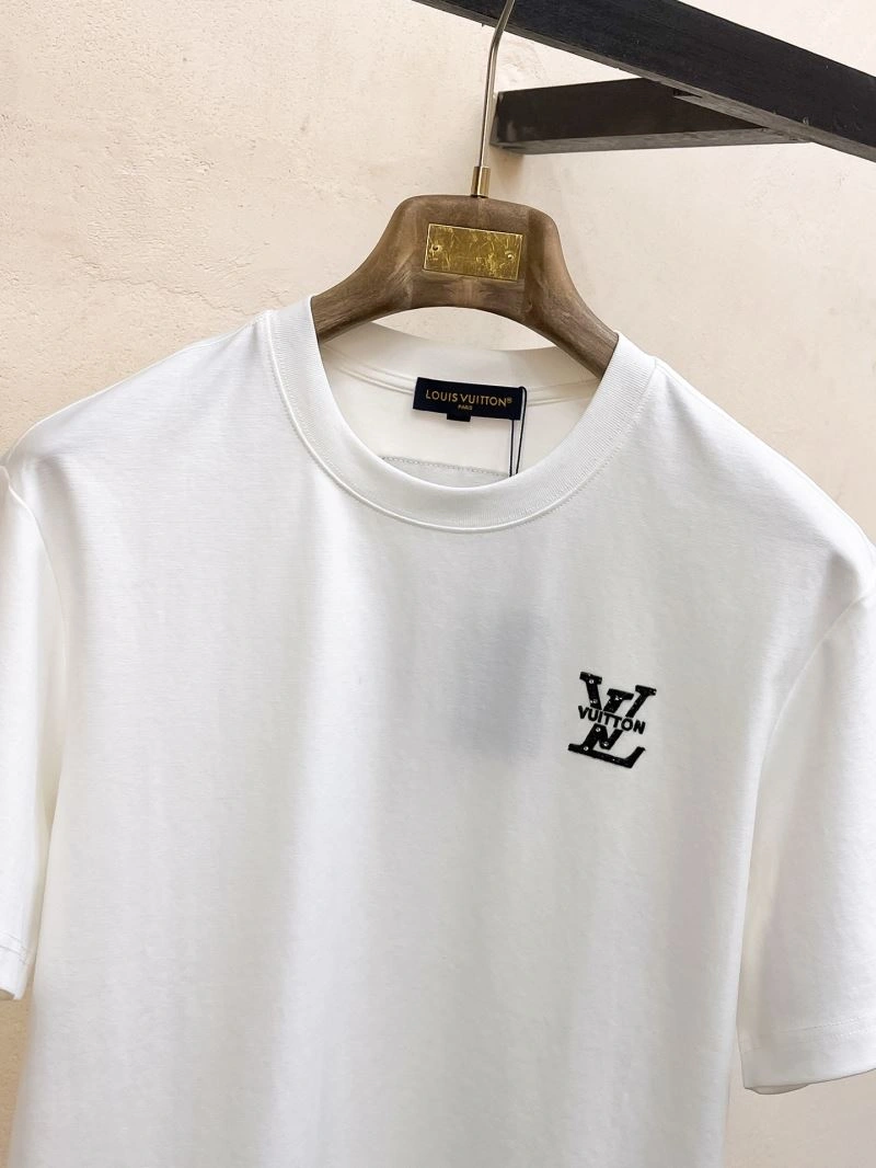 Louis Vuitton T-Shirts Lightweight 132454