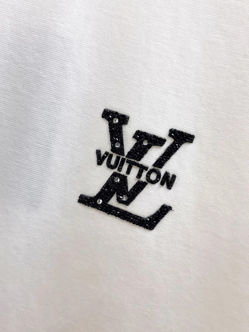 Louis Vuitton T-Shirts Lightweight 132454