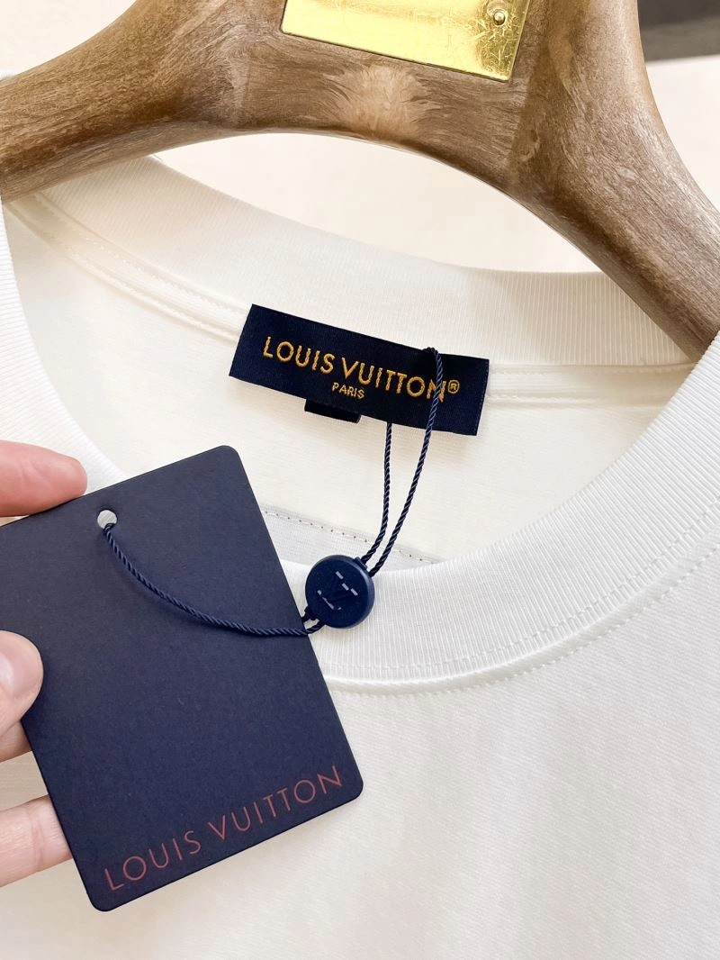 Louis Vuitton T-Shirts Lightweight 132454