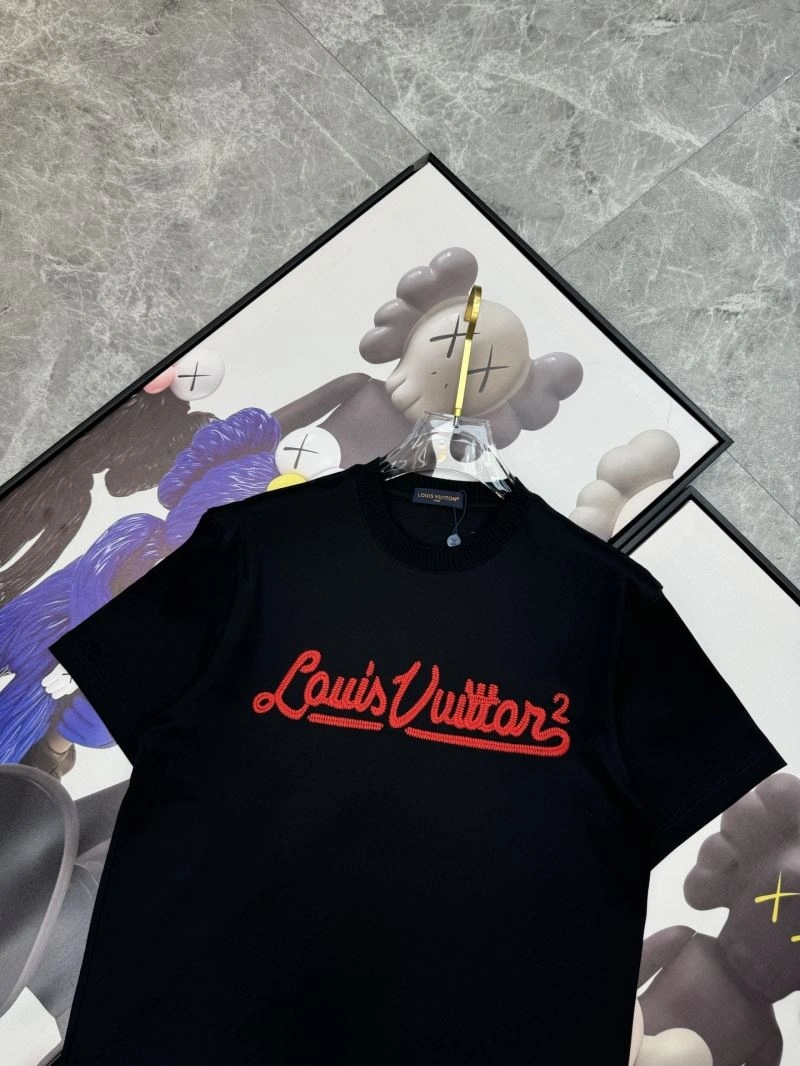 Trendsetting Louis Vuitton T-Shirts 132466