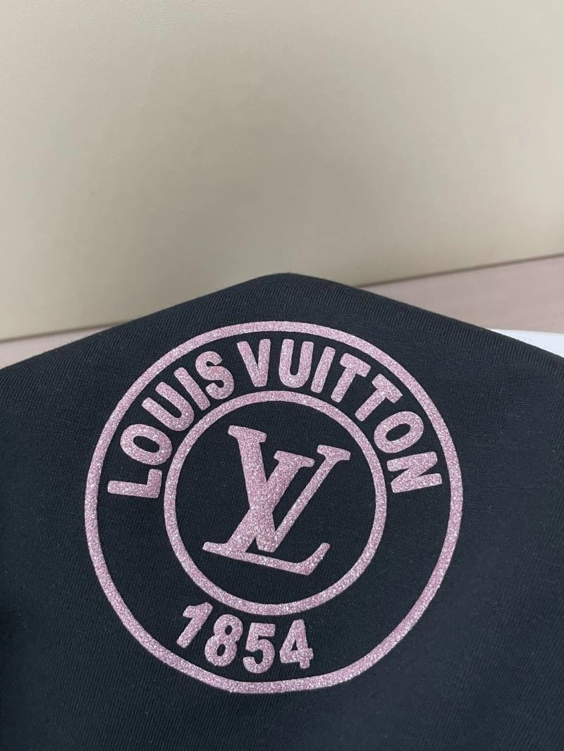 Vibrant Louis Vuitton T-Shirts 132472