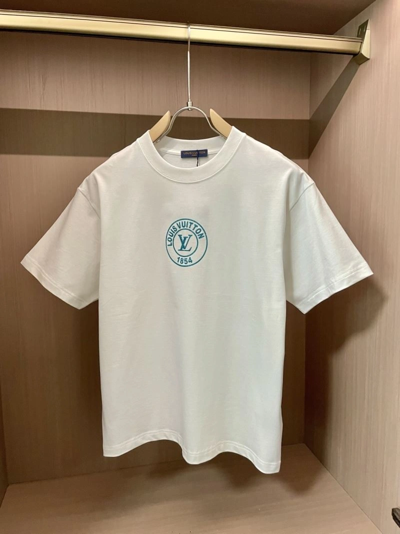 Vibrant Louis Vuitton T-Shirts 132472