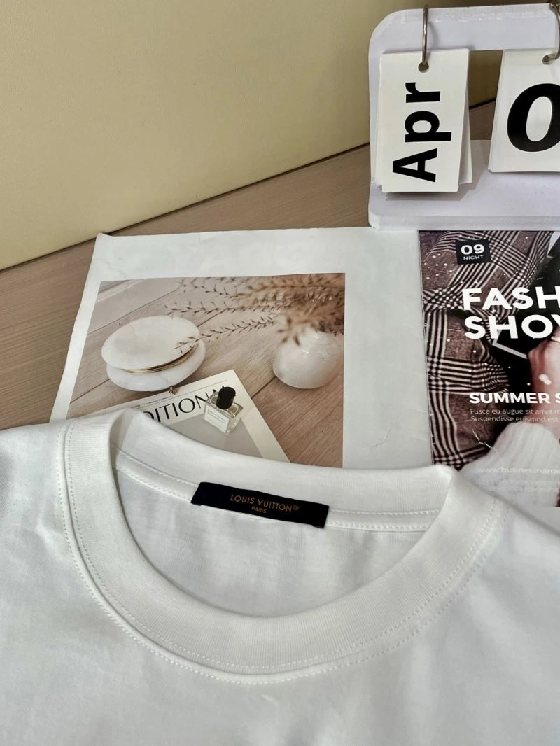 Breathable Louis Vuitton T-Shirts 132457