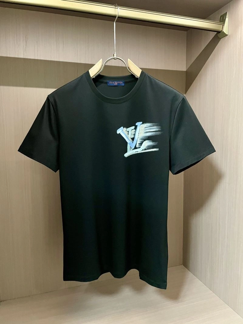 WellDesigned Louis Vuitton T-Shirts 132450