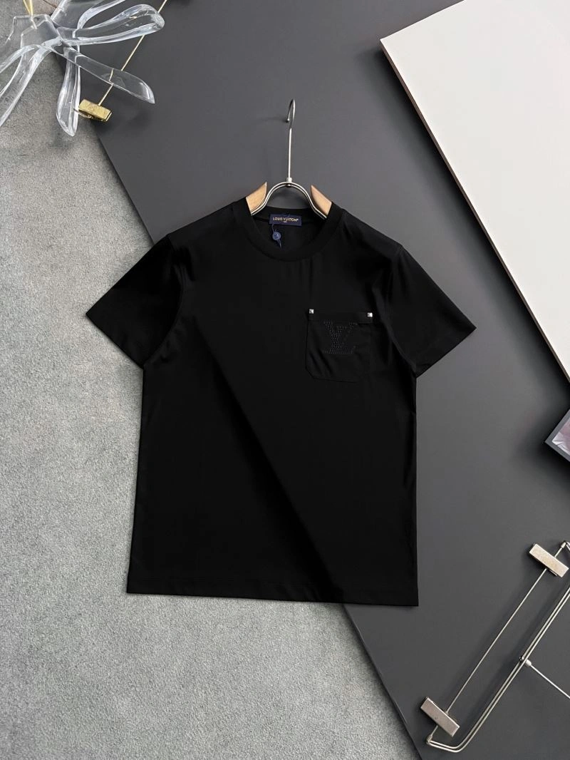 Seasonal Louis Vuitton T-Shirts 132468