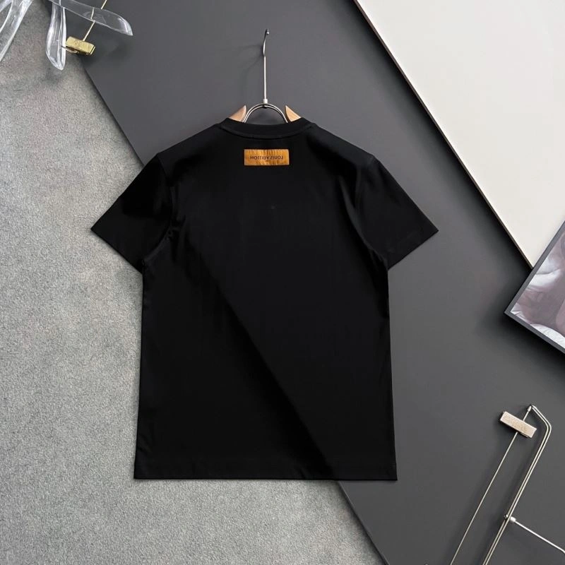 Seasonal Louis Vuitton T-Shirts 132468