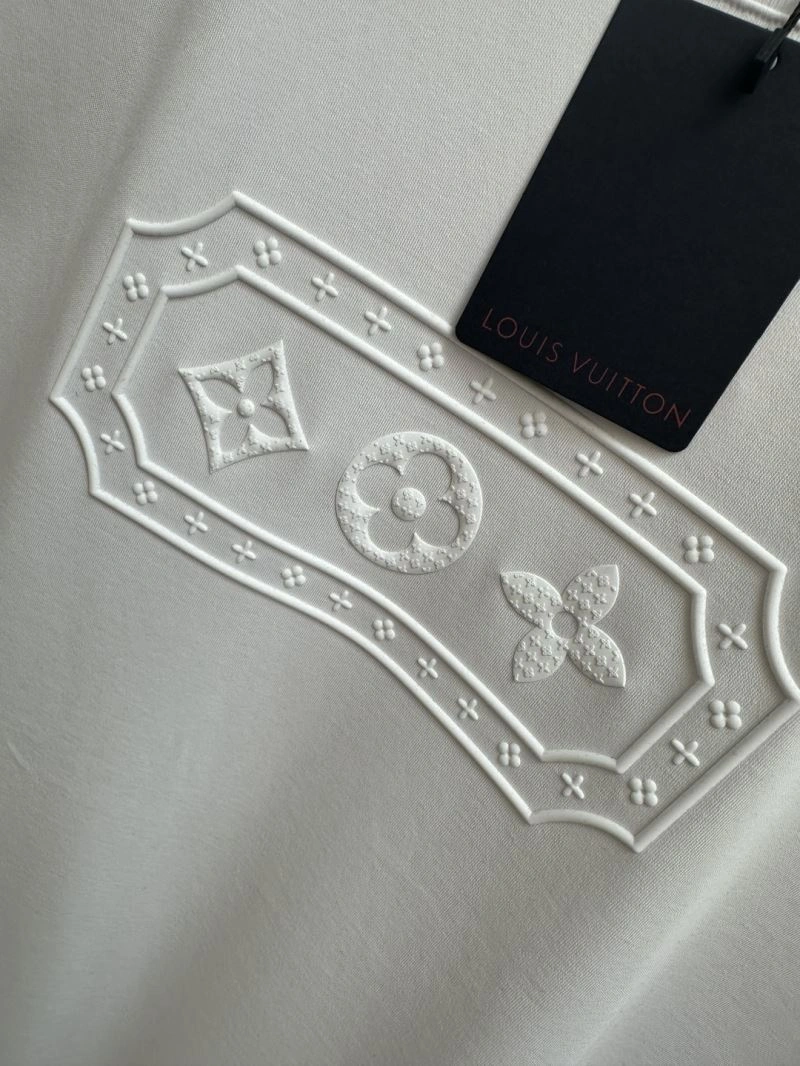 Classic Louis Vuitton T-Shirts 132448