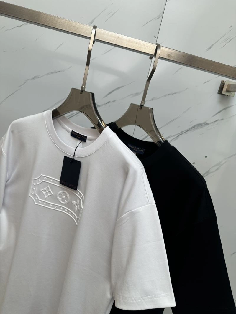 Classic Louis Vuitton T-Shirts 132448