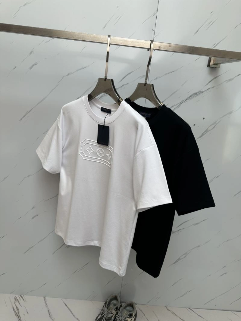 Classic Louis Vuitton T-Shirts 132448