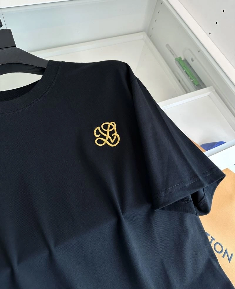 Bright Louis Vuitton T-Shirts 132440