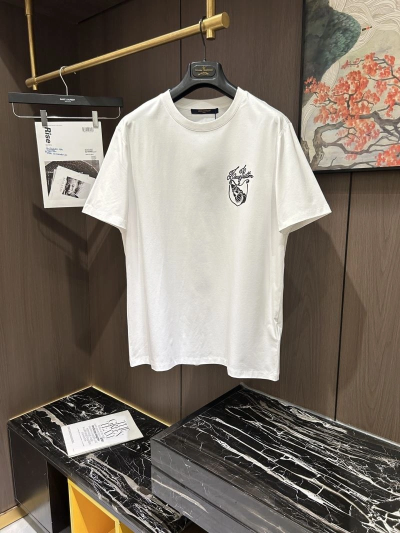 Contemporary Louis Vuitton T-Shirts 132415