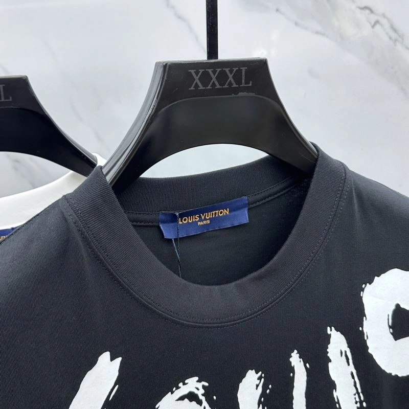 Louis Vuitton T-Shirts Sophisticated 132418