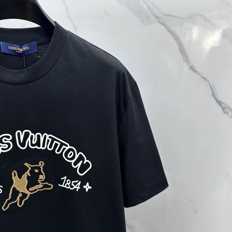 RelaxedFit Louis Vuitton T-Shirts 132427