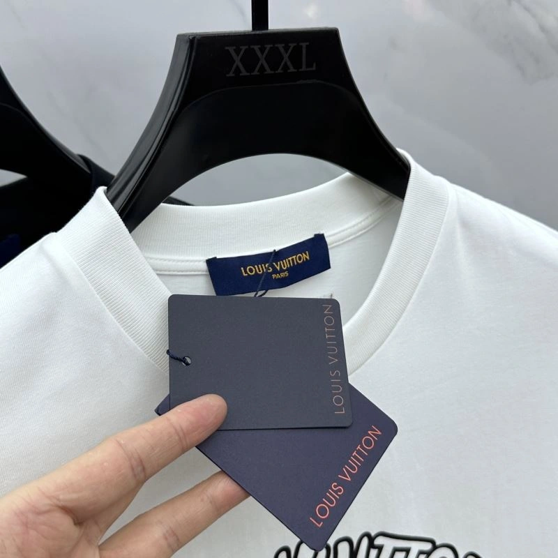 Louis Vuitton T-Shirts Minimalist 132434