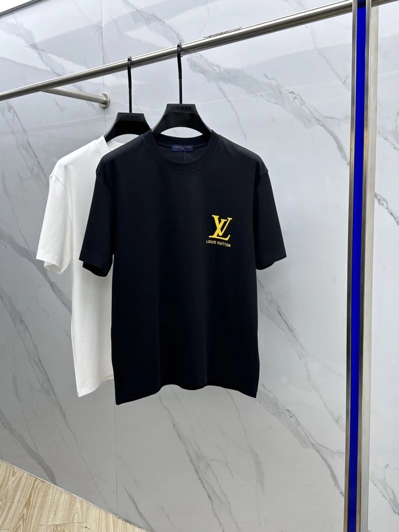 Louis Vuitton T-Shirts Versatile 132431