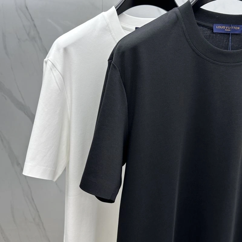 Louis Vuitton T-Shirts Versatile 132431