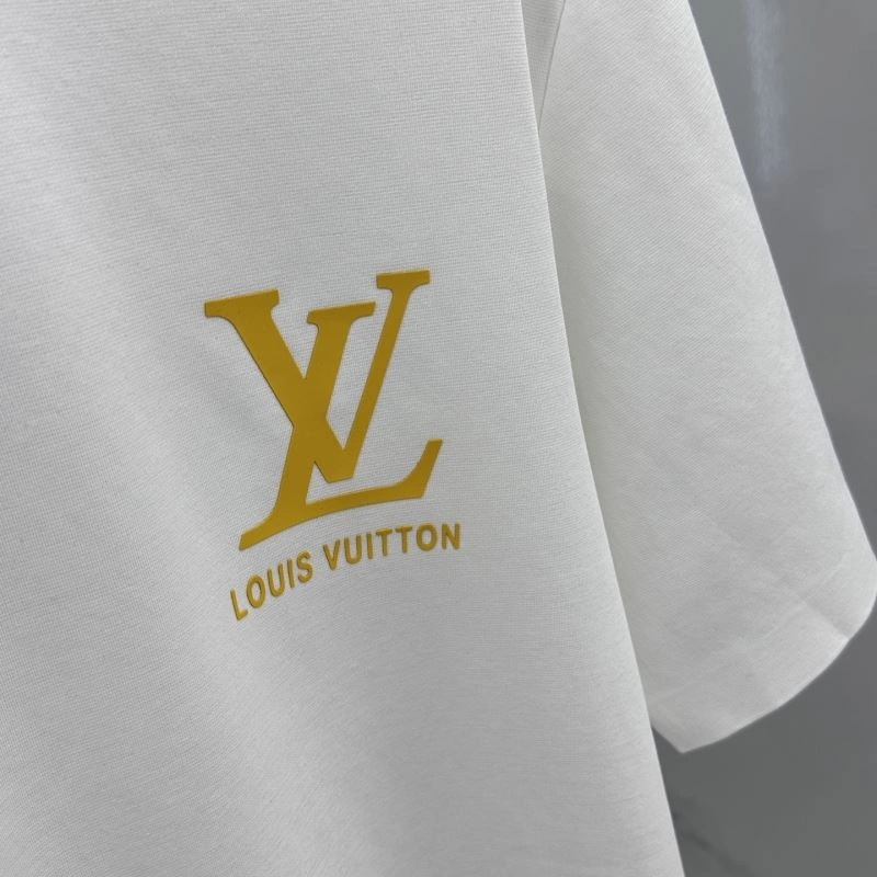 Breathable Louis Vuitton T-Shirts 132407