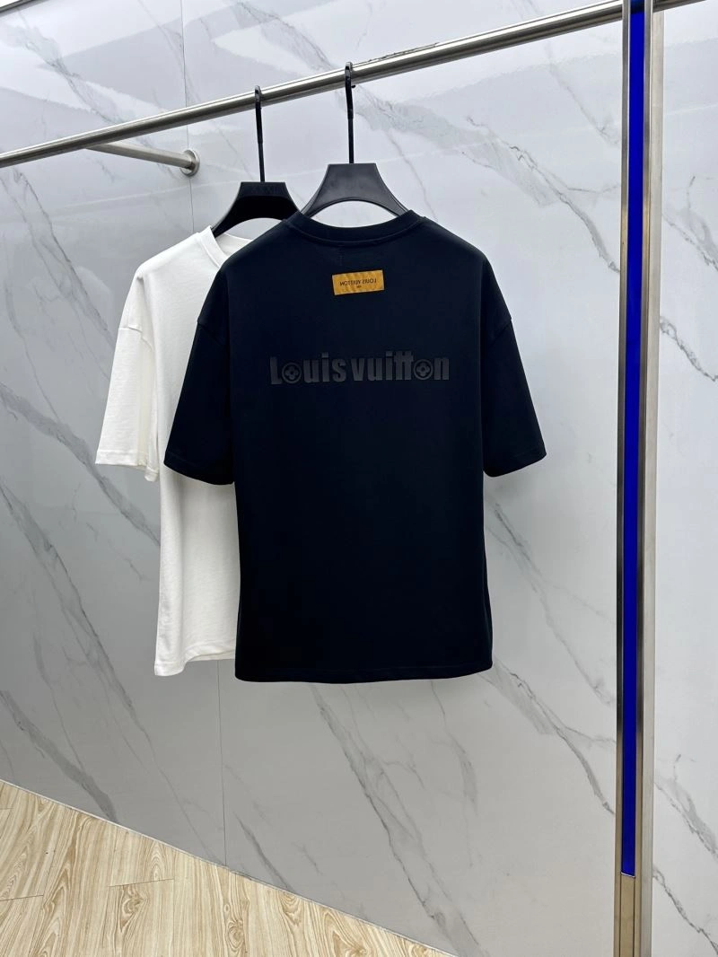 Unisex Louis Vuitton T-Shirts 132430