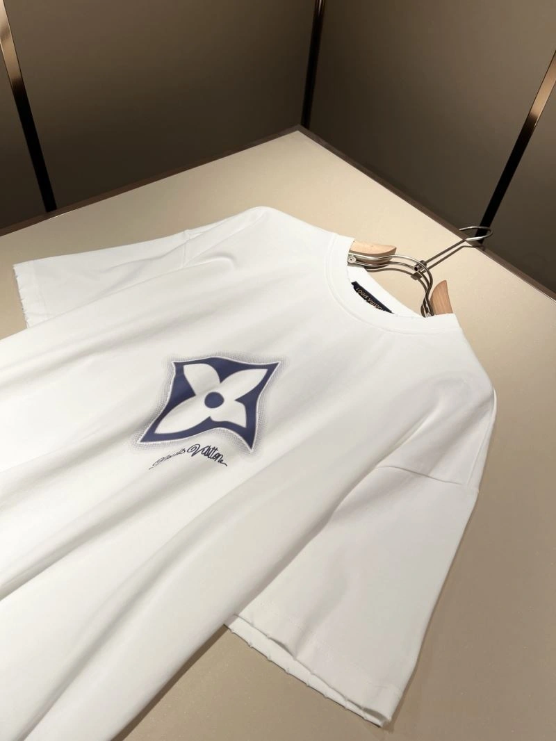 Louis Vuitton T-Shirts Snug 132432