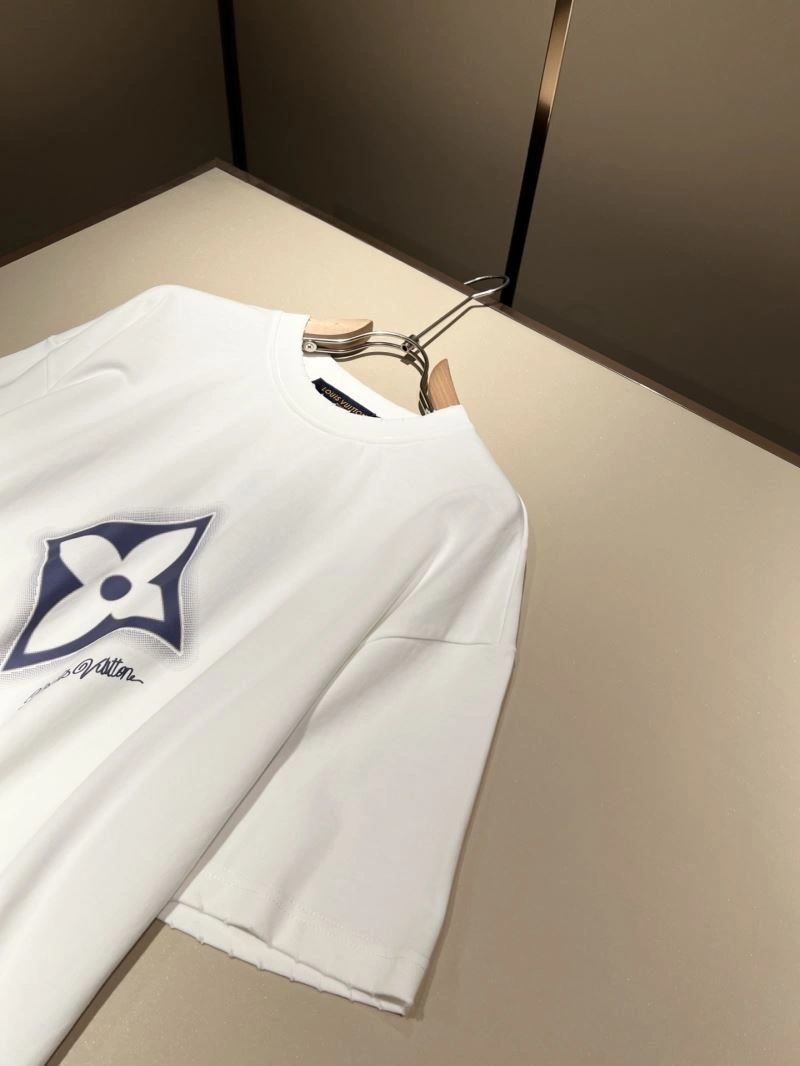 Louis Vuitton T-Shirts Snug 132432