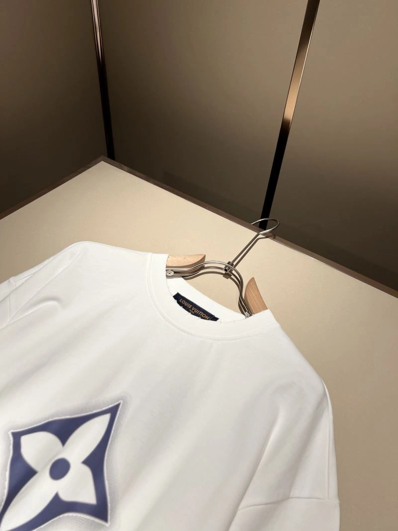 Louis Vuitton T-Shirts Snug 132432