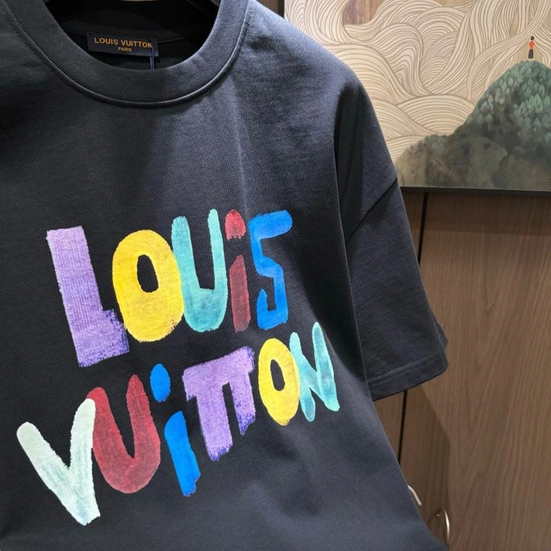 Louis Vuitton T-Shirts TimelessDesign 132433