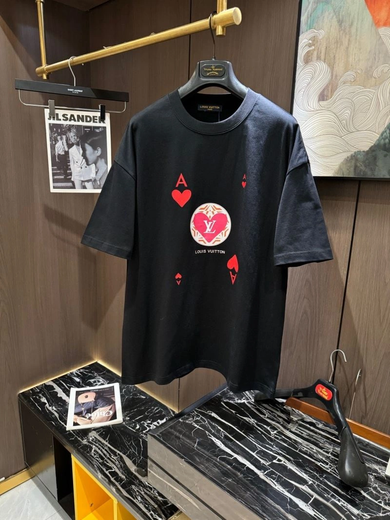 Louis Vuitton T-Shirts UrbanChic 132404