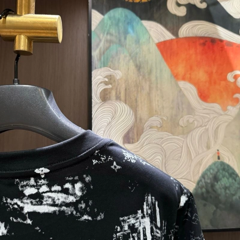 FreshLook Louis Vuitton T-Shirts 132428