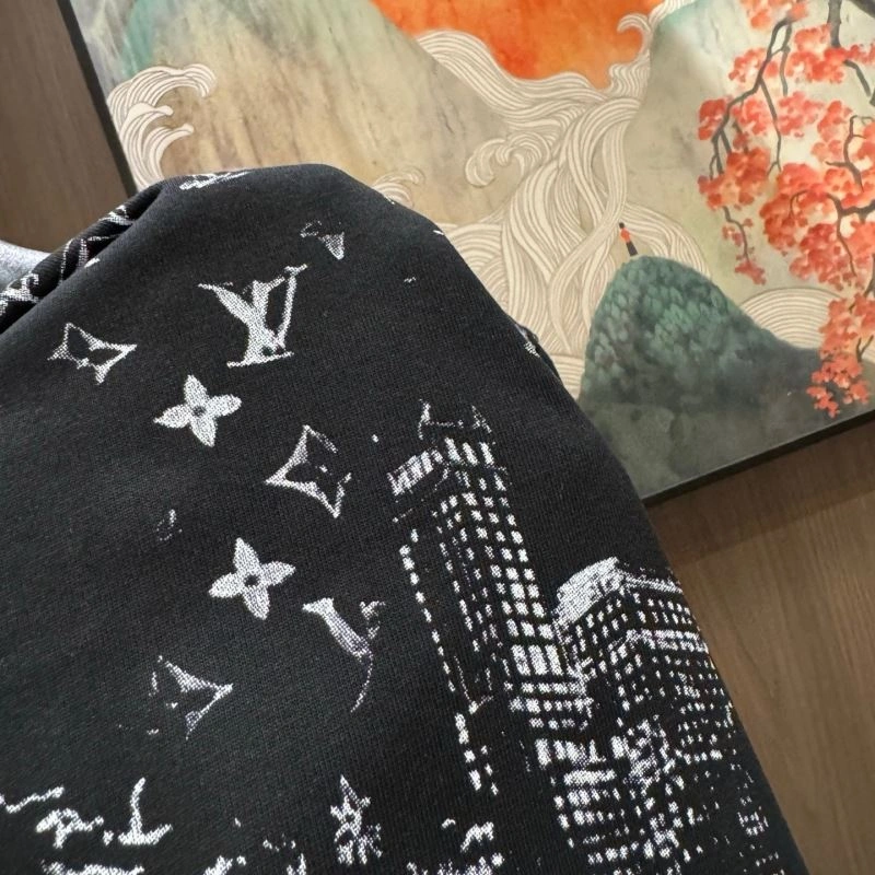 FreshLook Louis Vuitton T-Shirts 132428