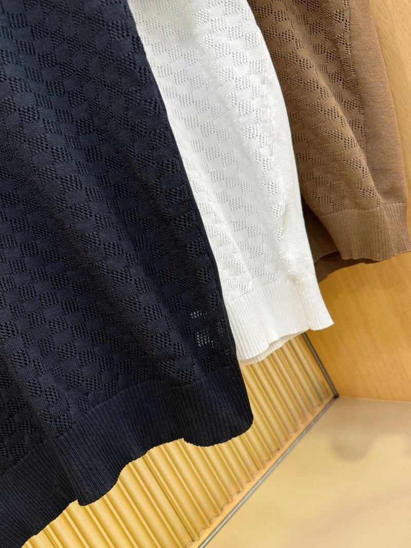 Effortless Louis Vuitton T-Shirts 132402