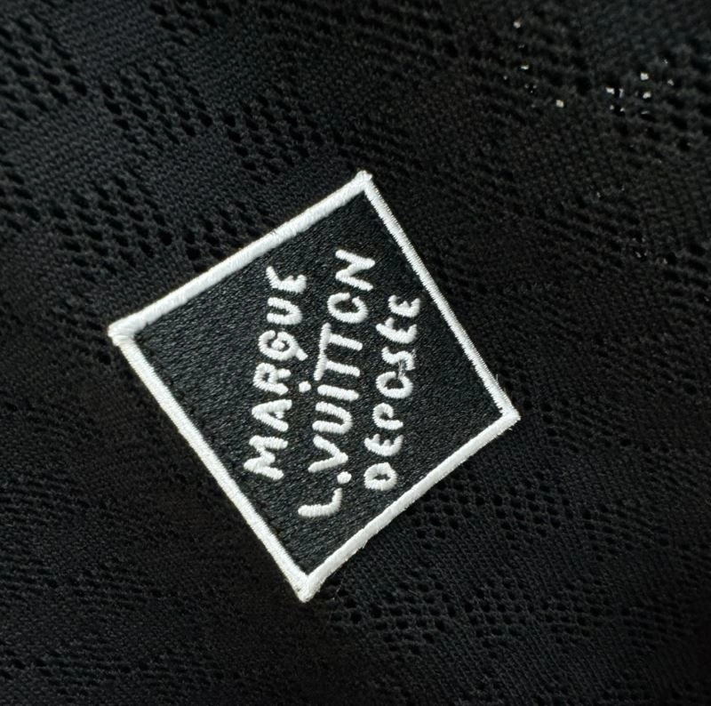 Effortless Louis Vuitton T-Shirts 132402