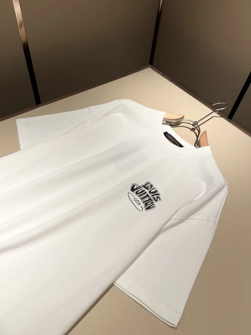 Durable Louis Vuitton T-Shirts 132399