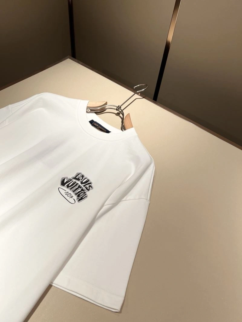 Durable Louis Vuitton T-Shirts 132399
