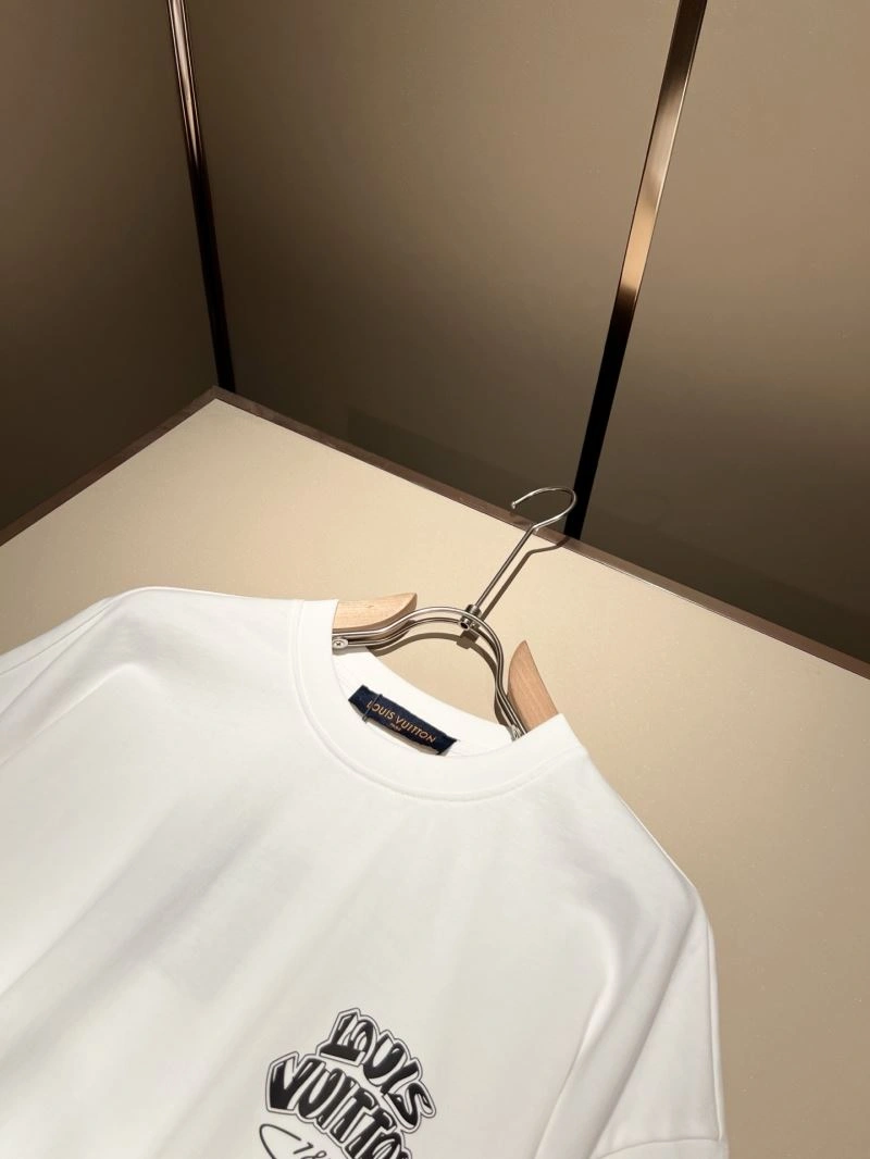 Durable Louis Vuitton T-Shirts 132399