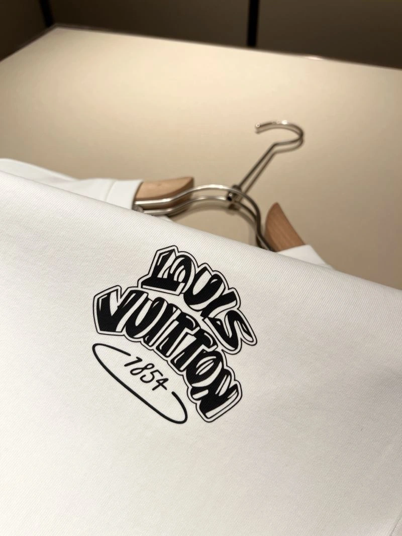 Durable Louis Vuitton T-Shirts 132399