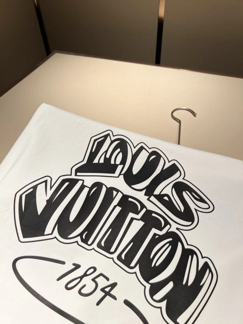 Durable Louis Vuitton T-Shirts 132399