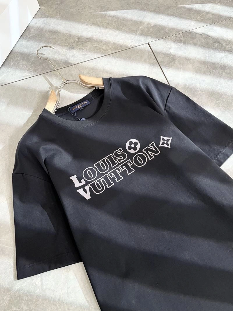 Bright Louis Vuitton T-Shirts 132396