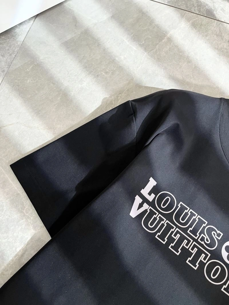 Bright Louis Vuitton T-Shirts 132396