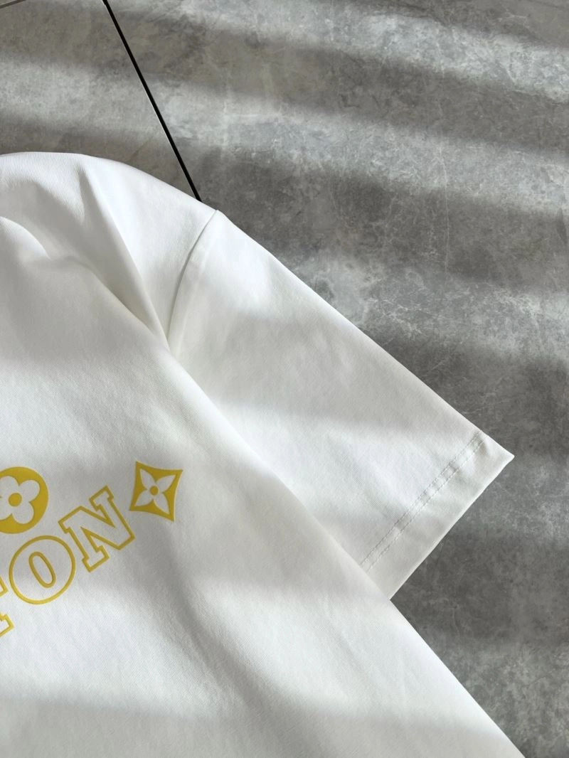 Louis Vuitton T-Shirts Stretchable 132397