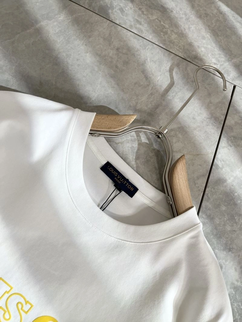 Louis Vuitton T-Shirts Stretchable 132397
