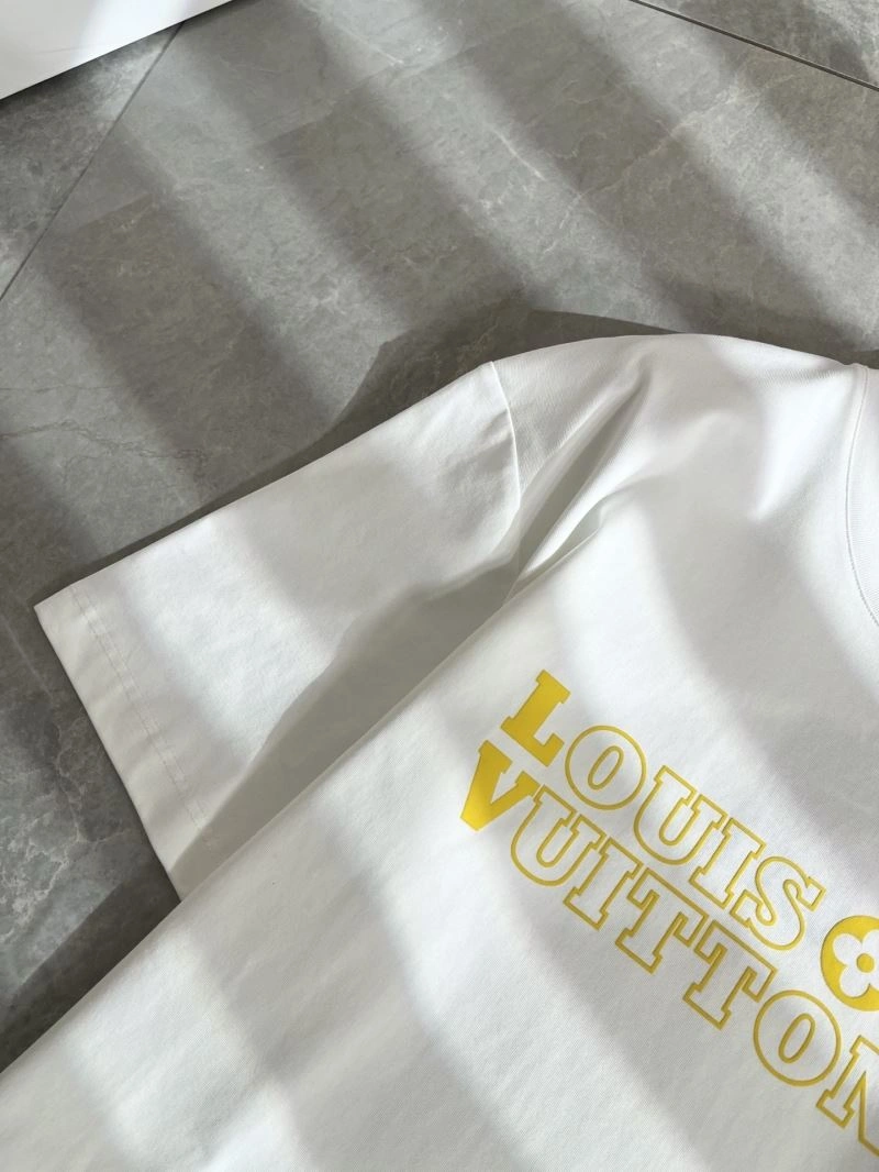 Louis Vuitton T-Shirts Stretchable 132397