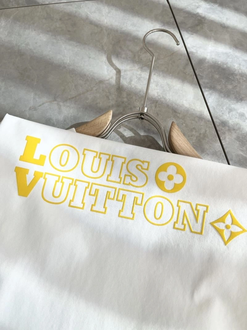Louis Vuitton T-Shirts Stretchable 132397
