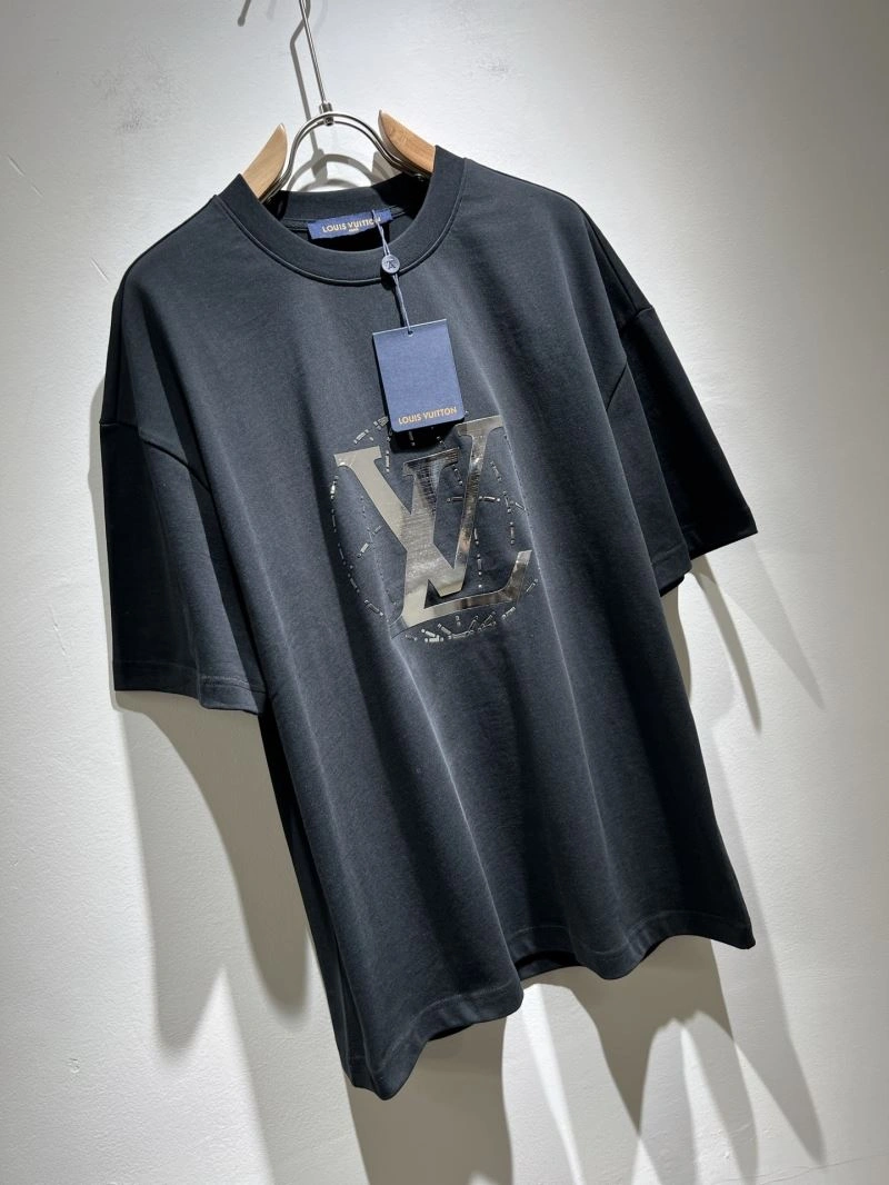 Practical Louis Vuitton T-Shirts 132386