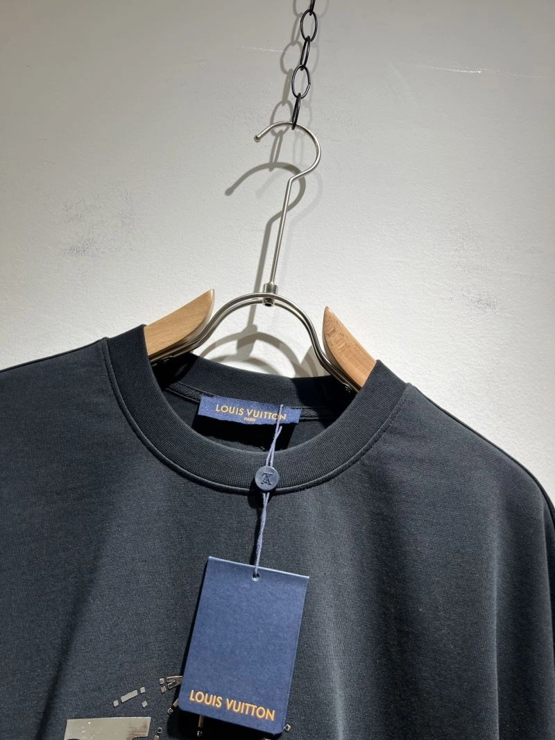 Practical Louis Vuitton T-Shirts 132386
