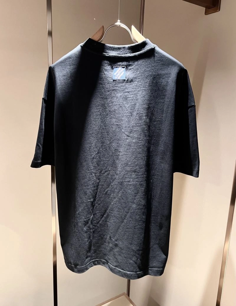 TechFriendly Louis Vuitton T-Shirts 132368