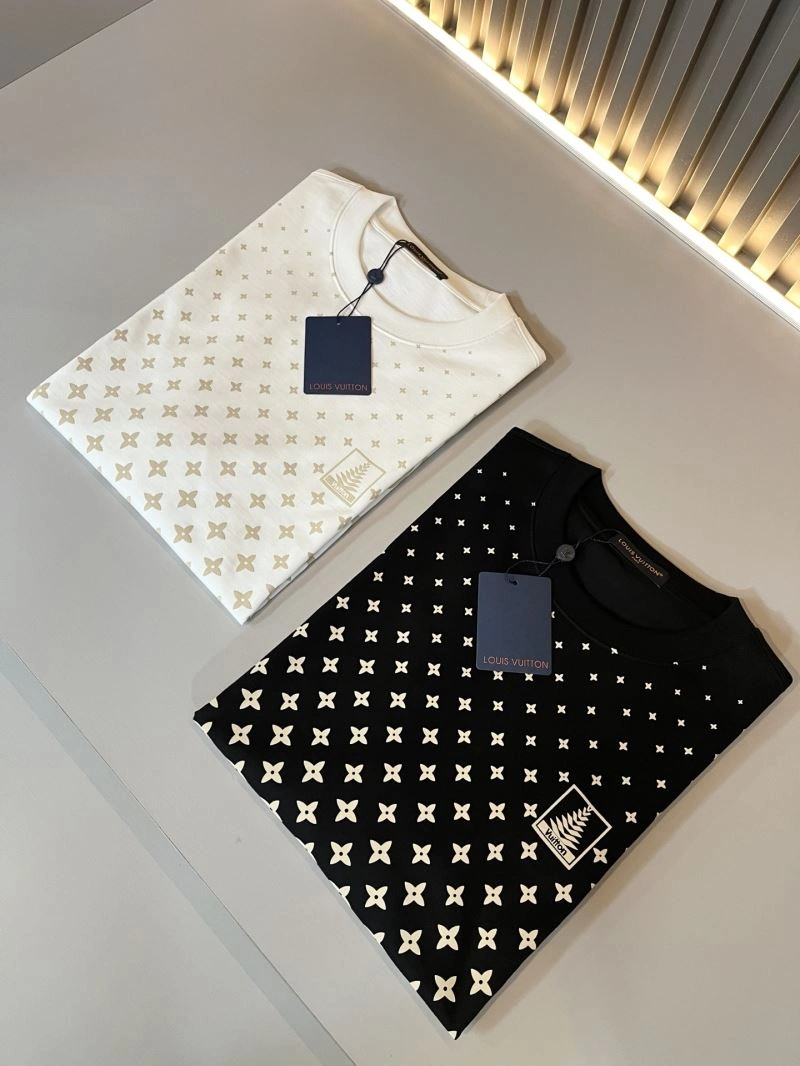 Modern Louis Vuitton T-Shirts 132373