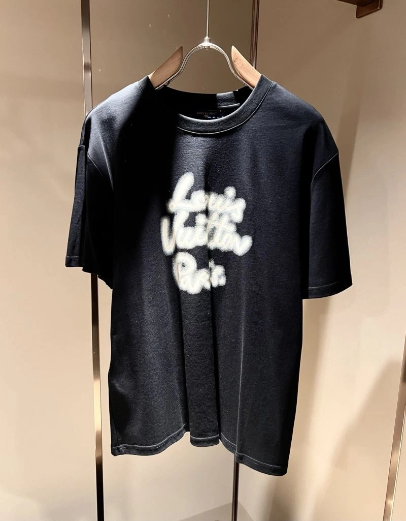 Louis Vuitton T-Shirts OnTrend 132380
