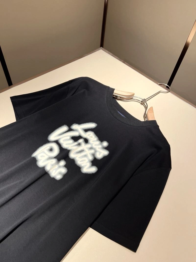 Louis Vuitton T-Shirts OnTrend 132380