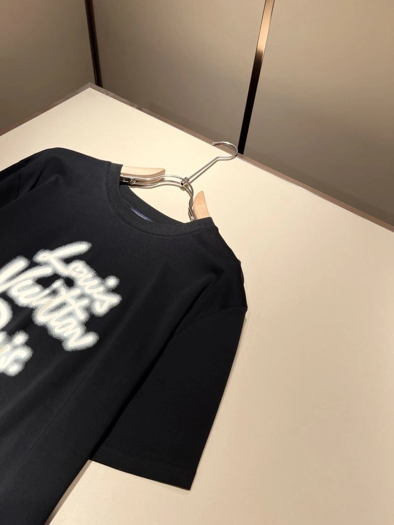 Louis Vuitton T-Shirts OnTrend 132380